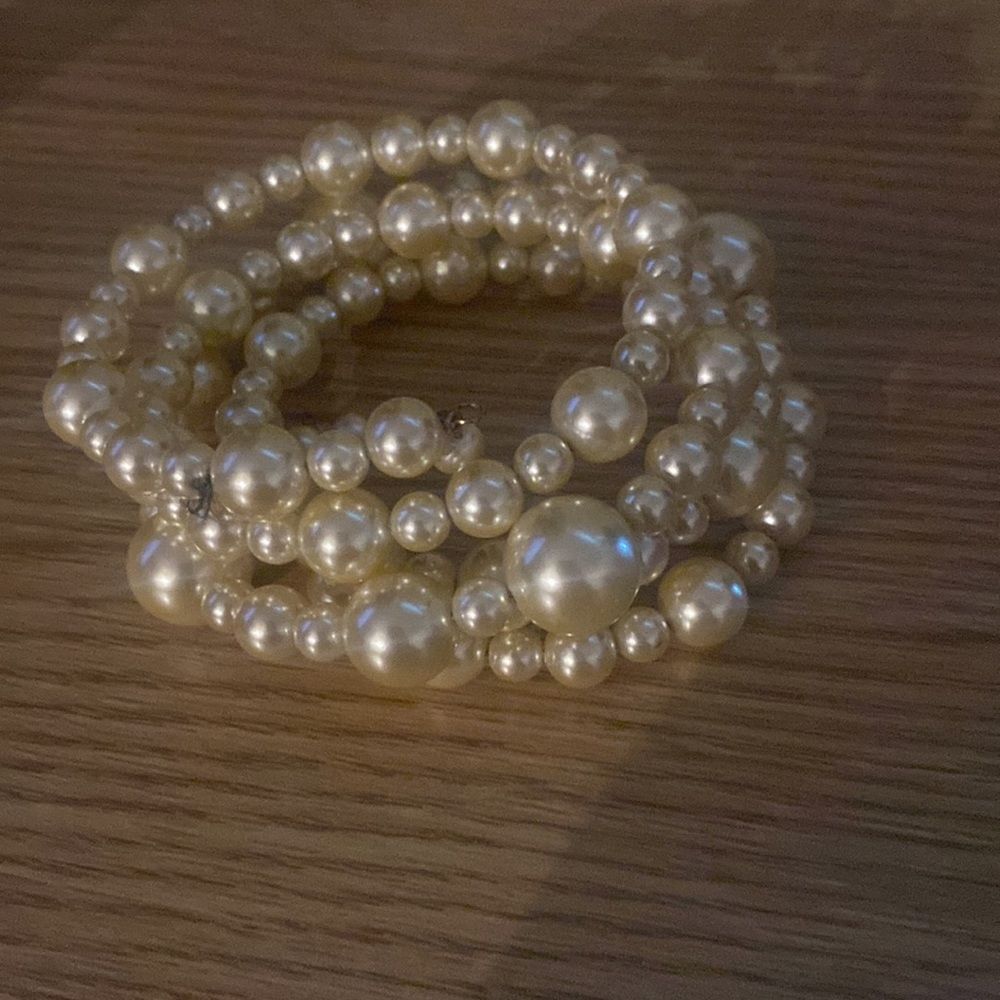Vintage four row multi sized pearl wrap bracelet cuff